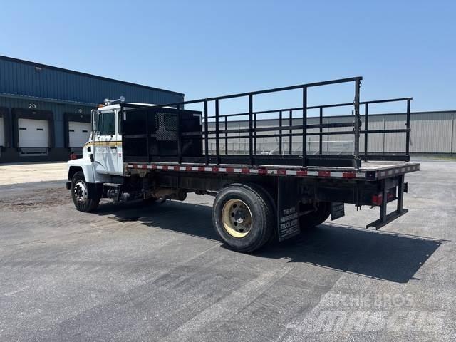 Mack CS300P Lava-kuorma-autot