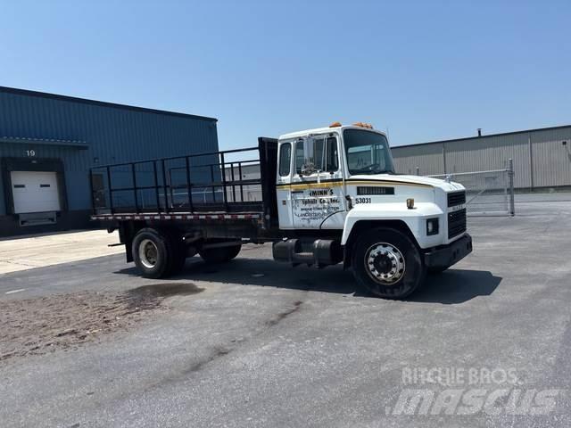 Mack CS300P Lava-kuorma-autot