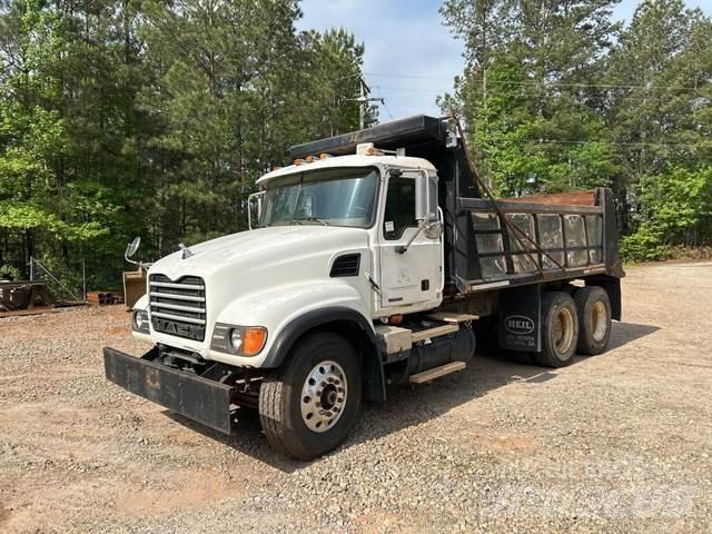 Mack CV700 Sora- ja kippiautot