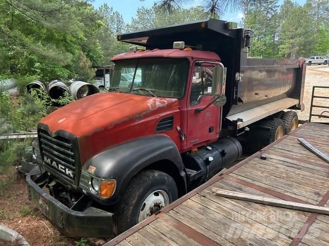 Mack CV700 Sora- ja kippiautot