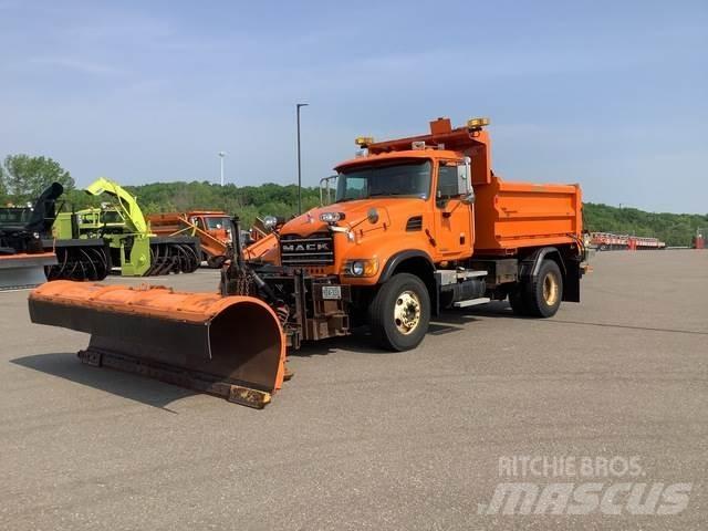 Mack CV700 Lumiaurat