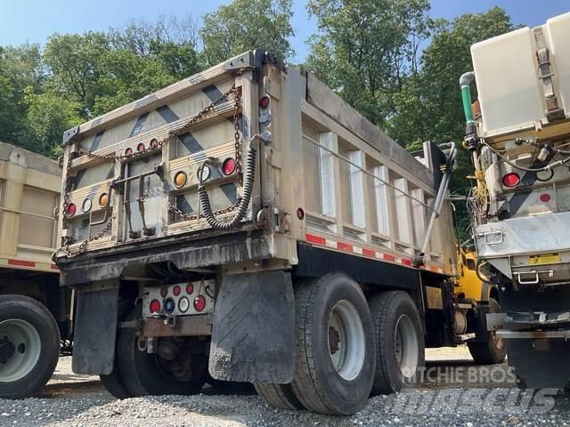 Mack CV700 Lumiaurat