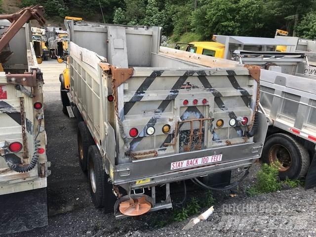 Mack CV700 Lumiaurat