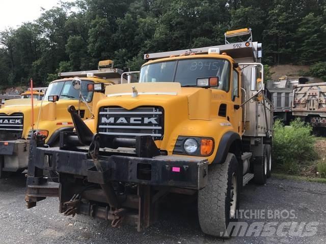 Mack CV700 Lumiaurat