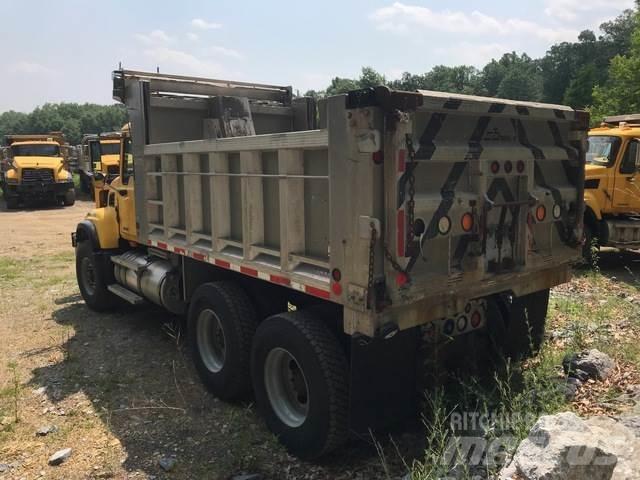 Mack CV700 Lumiaurat
