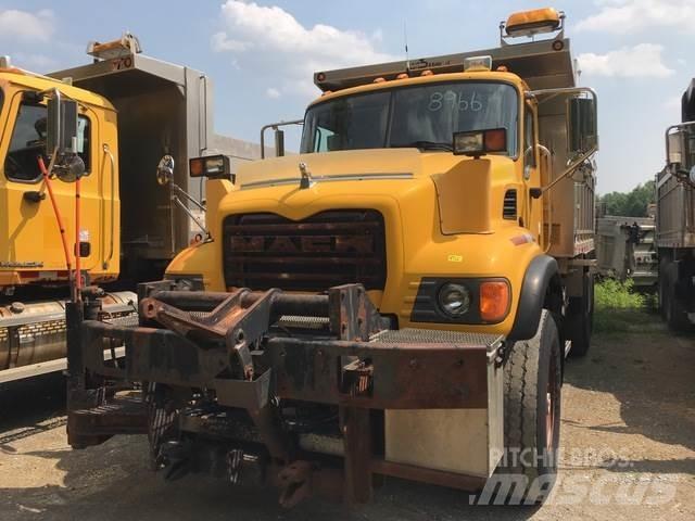 Mack CV700 Lumiaurat