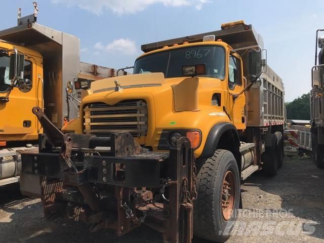 Mack CV700 Lumiaurat