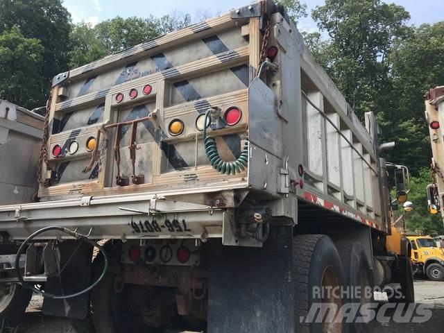 Mack CV700 Lumiaurat