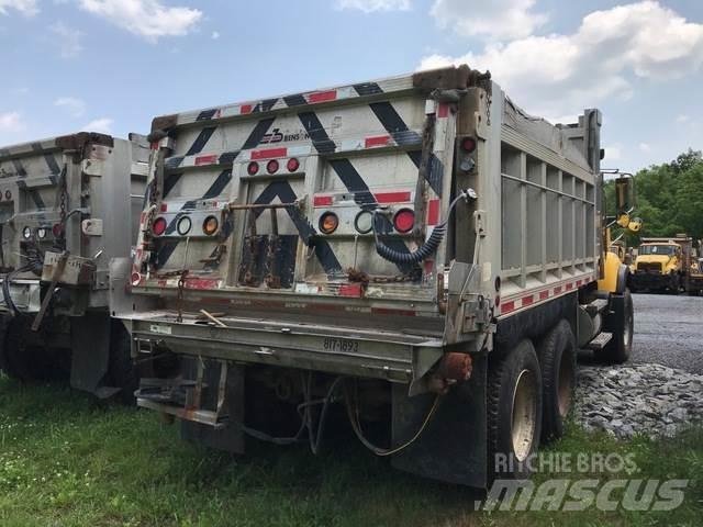 Mack CV700 Lumiaurat