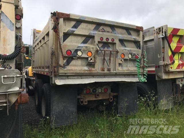 Mack CV700 Lumiaurat