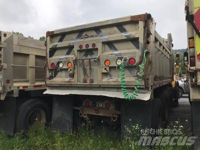 Mack CV700 Lumiaurat