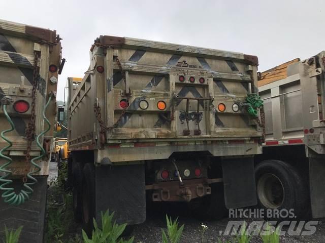 Mack CV700 Lumiaurat