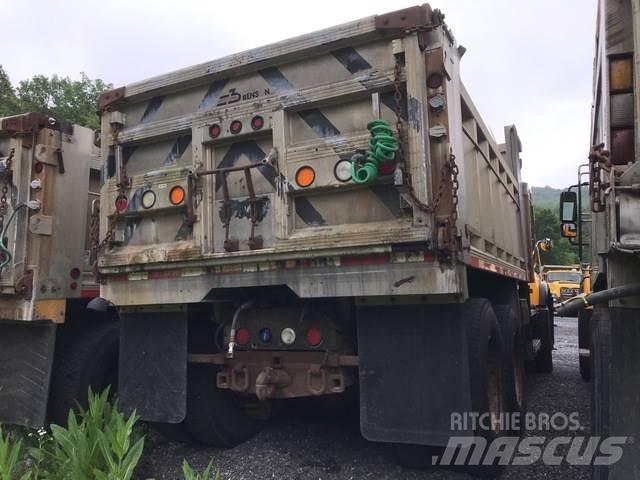 Mack CV700 Lumiaurat