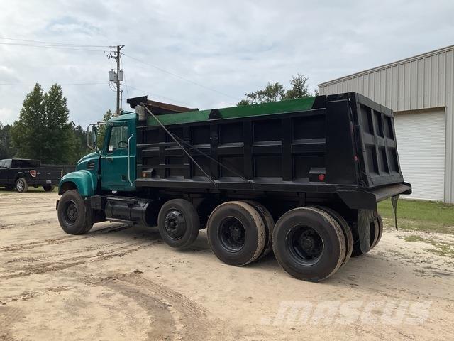 Mack CV700 Sora- ja kippiautot