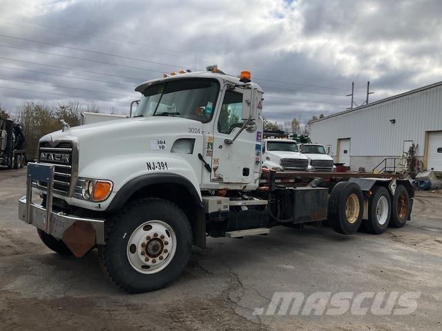 Mack CV713 Nostovarsi-vaihtolavakuorma-autot