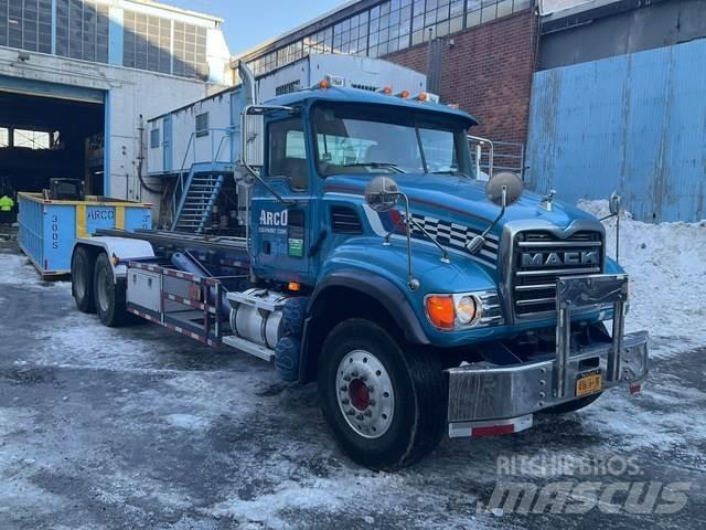 Mack CV713 Nostovarsi-vaihtolavakuorma-autot