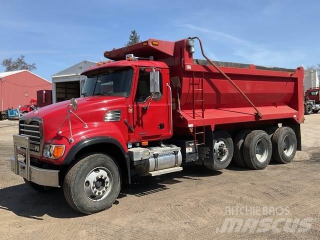 Mack CV713 Sora- ja kippiautot
