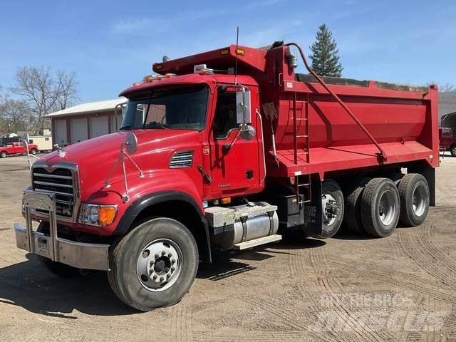 Mack CV713 Sora- ja kippiautot