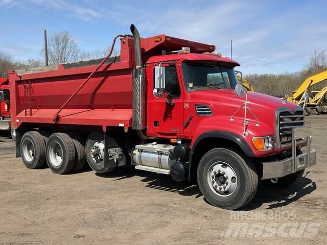 Mack CV713 Sora- ja kippiautot
