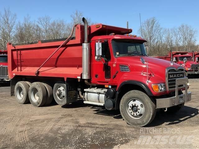 Mack CV713 Sora- ja kippiautot