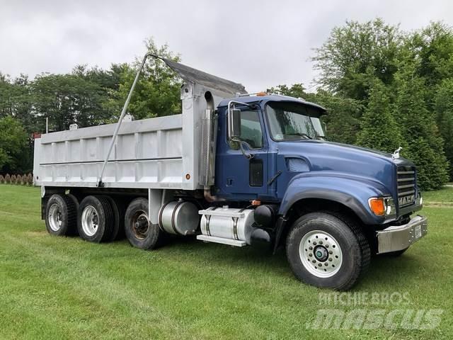 Mack CV713 Sora- ja kippiautot