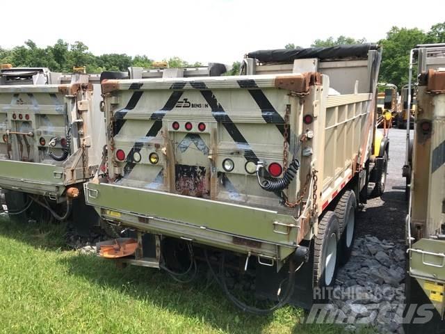 Mack CV713 Lumiaurat