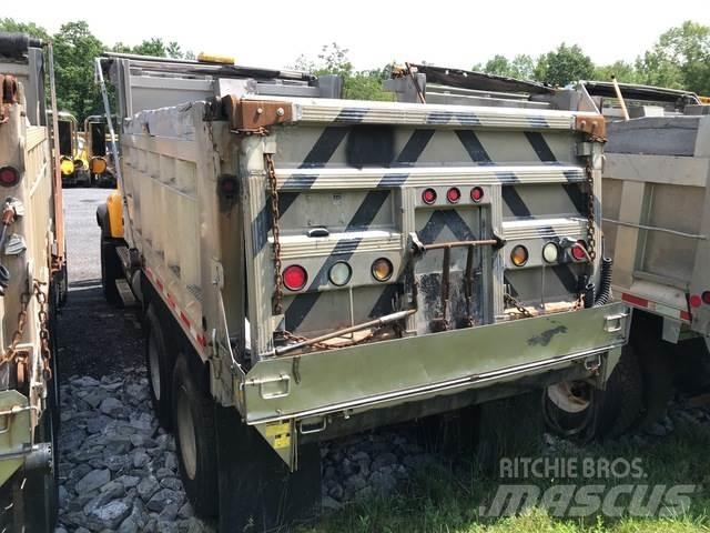 Mack CV713 Lumiaurat
