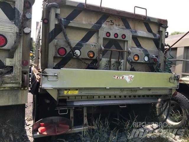 Mack CV713 Lumiaurat