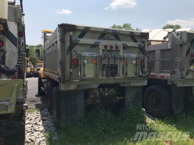 Mack CV713 Lumiaurat