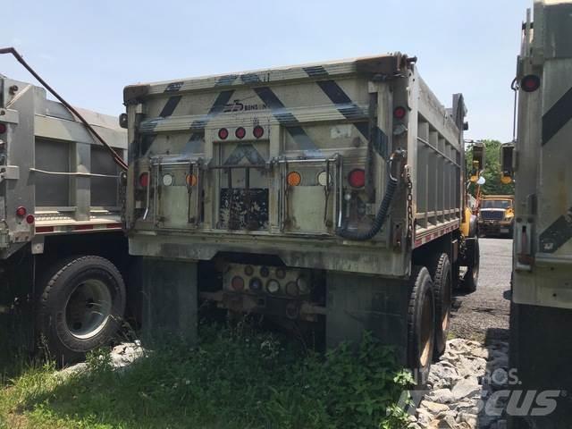 Mack CV713 Lumiaurat