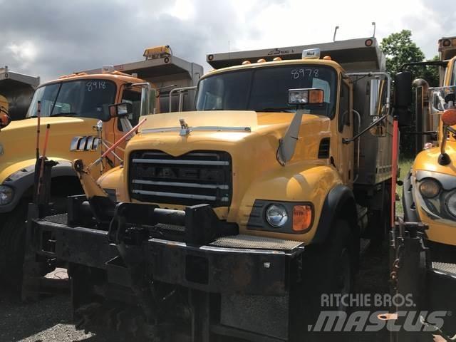 Mack CV713 Lumiaurat