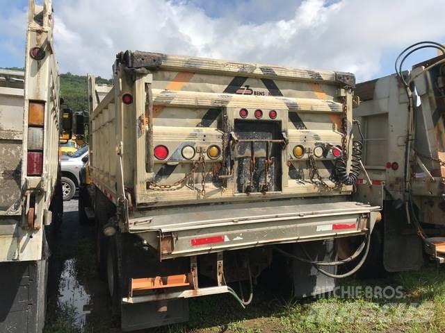 Mack CV713 Lumiaurat