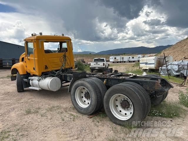 Mack CV713 Vetopöytäautot