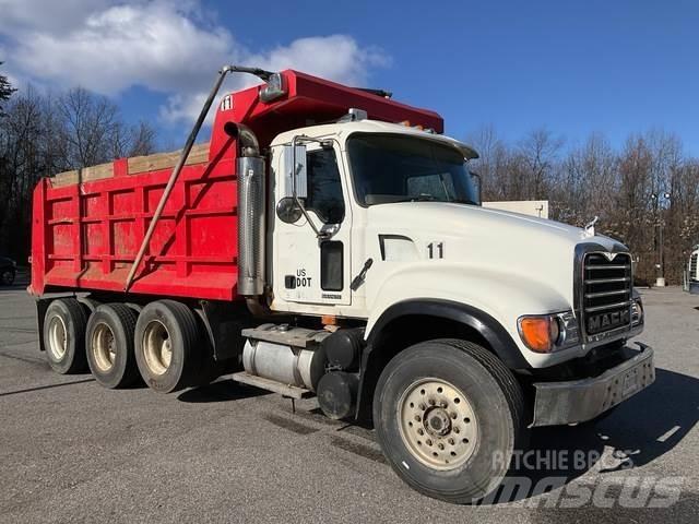 Mack CV713 Sora- ja kippiautot