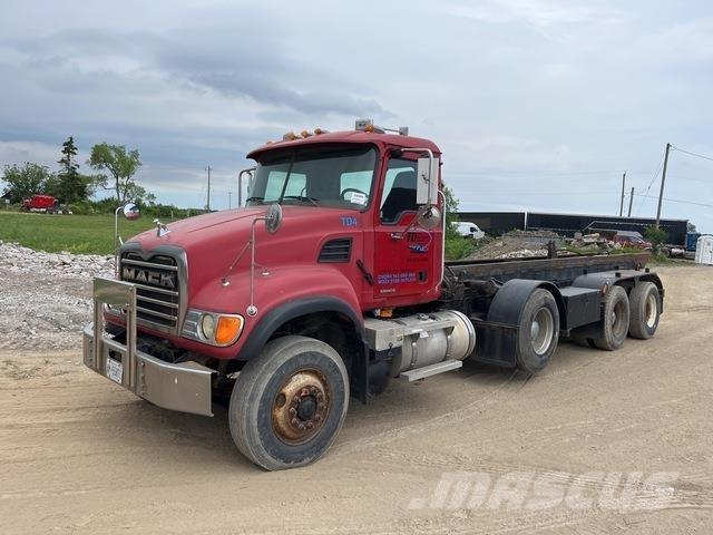Mack CV713 Nostovarsi-vaihtolavakuorma-autot