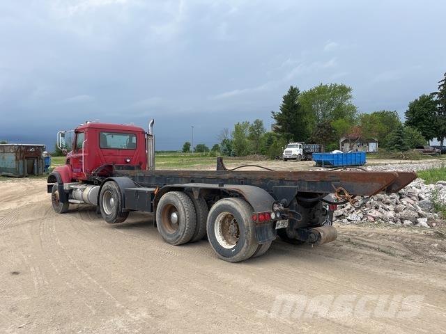 Mack CV713 Nostovarsi-vaihtolavakuorma-autot