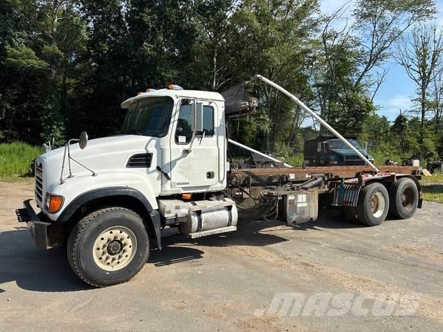Mack CV713 Nostovarsi-vaihtolavakuorma-autot
