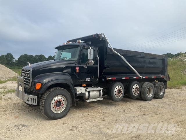 Mack CV713 Sora- ja kippiautot