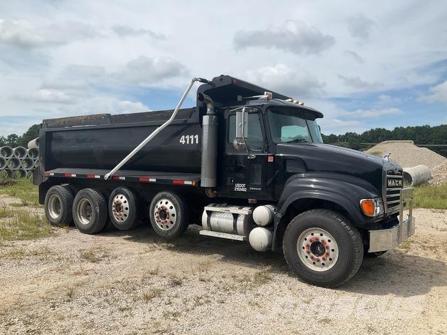 Mack CV713 Sora- ja kippiautot