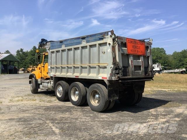 Mack CV713 Sora- ja kippiautot