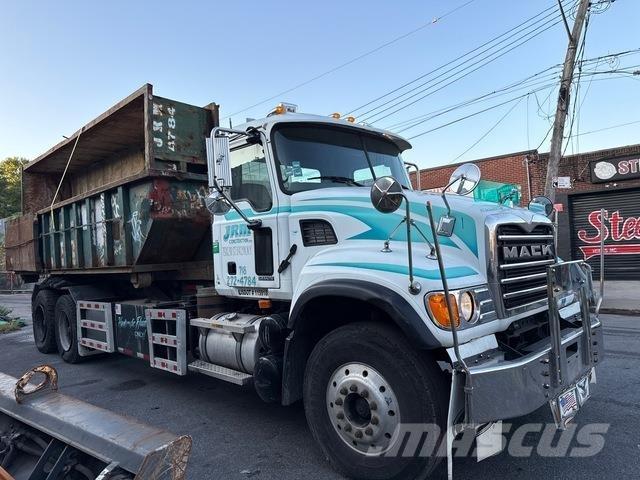 Mack CV713 Nostovarsi-vaihtolavakuorma-autot