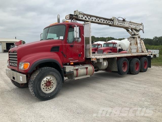 Mack CV713 Muut kuorma-autot