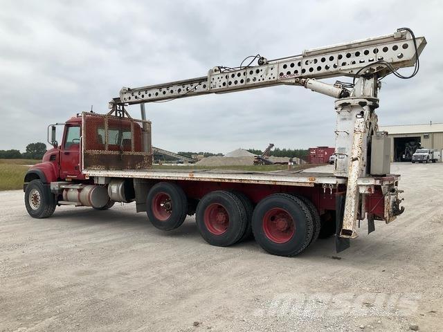 Mack CV713 Muut kuorma-autot