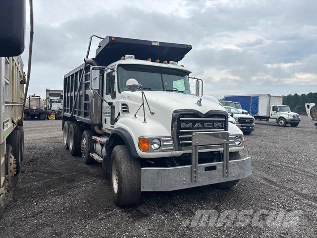 Mack CV713 Sora- ja kippiautot