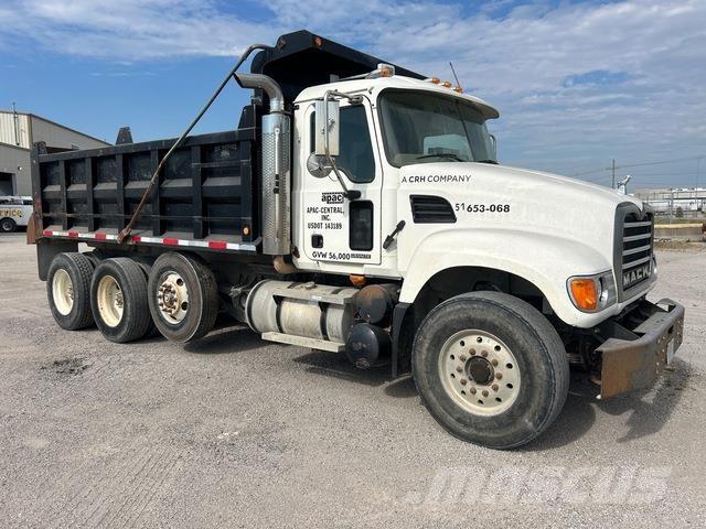 Mack CV713 Sora- ja kippiautot