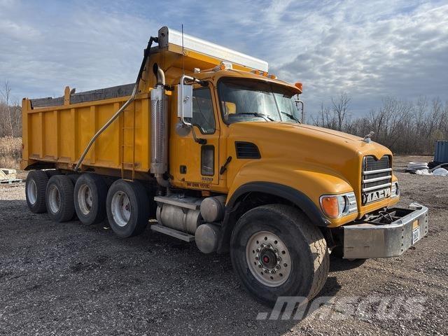 Mack CV713 Sora- ja kippiautot