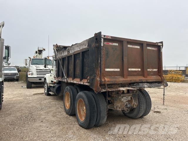 Mack CV713 Sora- ja kippiautot