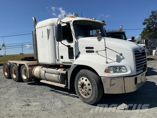 Mack CXN613 Vetopöytäautot