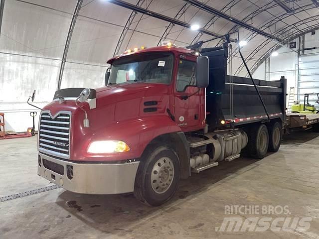Mack CXU613 Sora- ja kippiautot
