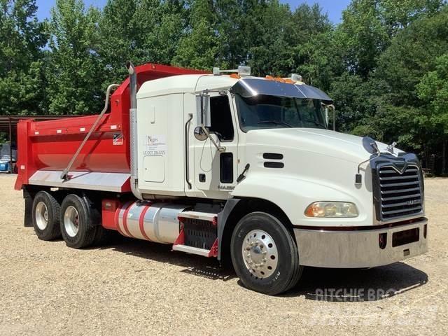 Mack CXU613 Sora- ja kippiautot